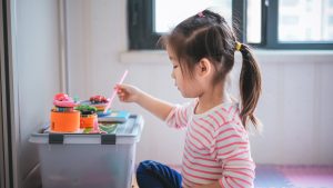 Read more about the article The Benefits to a Montessori Education